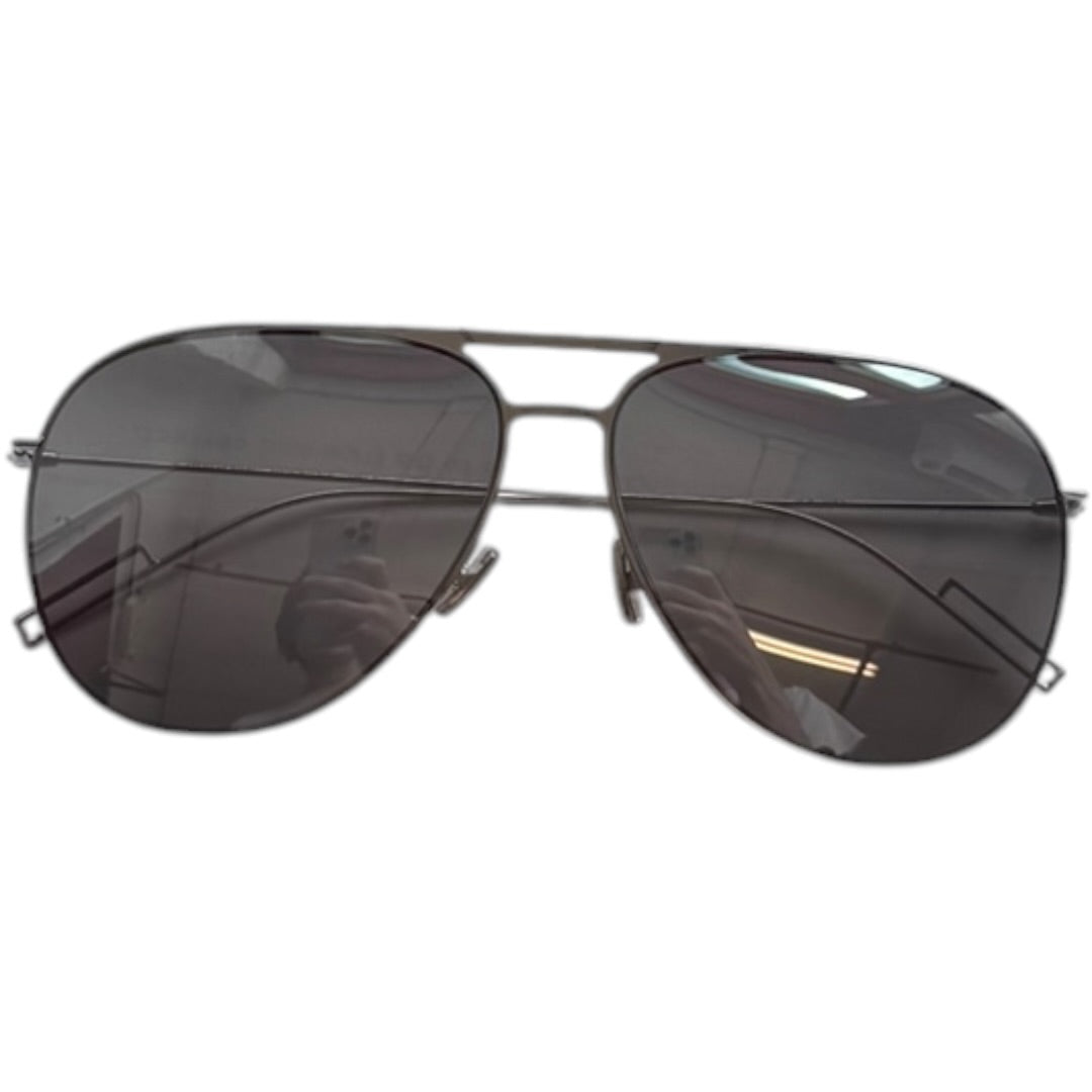 CB7236A4-A127-443A-8363-